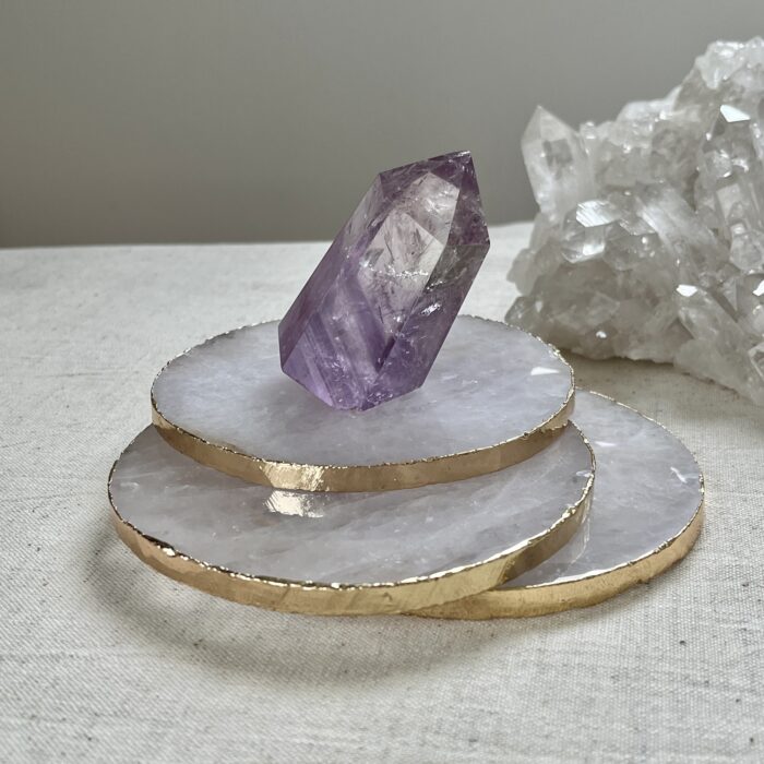 seltener bergkristall gold Scheibe Untersetzer deko edelstein kristall heilstein amethyst obelisk unikat edelstein edelsteine gold selten mondstein wirkung heilsteine sternzeichen larimar golden Healer astrologie reiki chakra